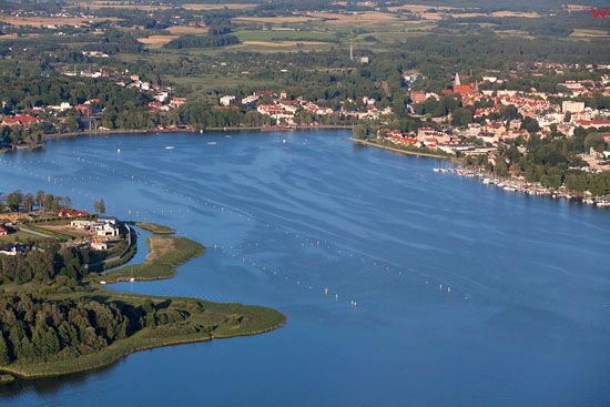 Ostroda. Panorama przez jezioro Drweckie. EU, Pl, warm-maz. Lotnicze.